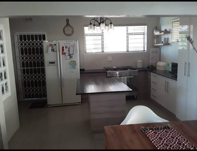 3 BEDROOM FREESTANDING RENTED IN BEREA WEST